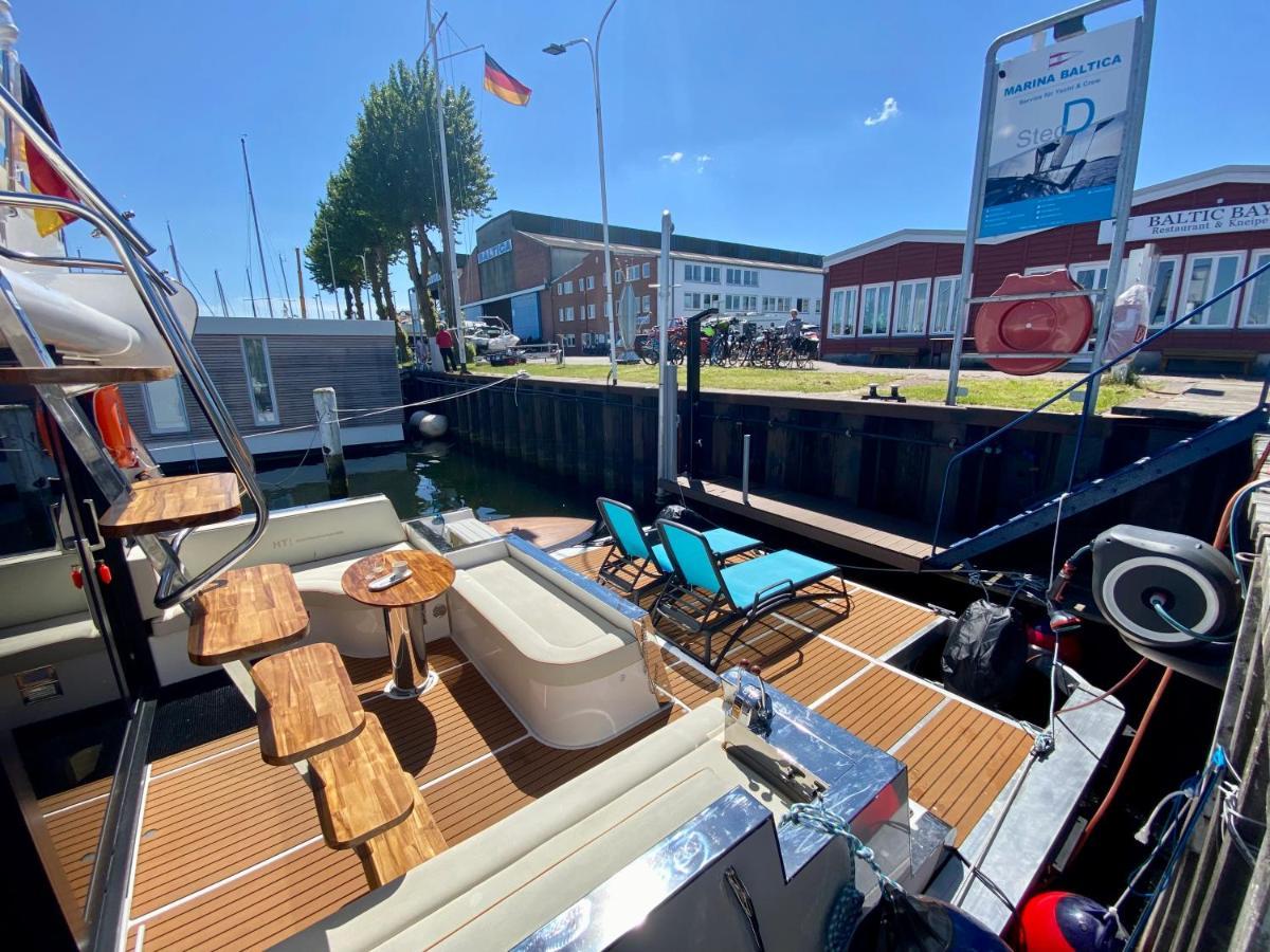 Hausboot Mit Traumlage In Luebeck-Travemuende Hotel Exterior photo